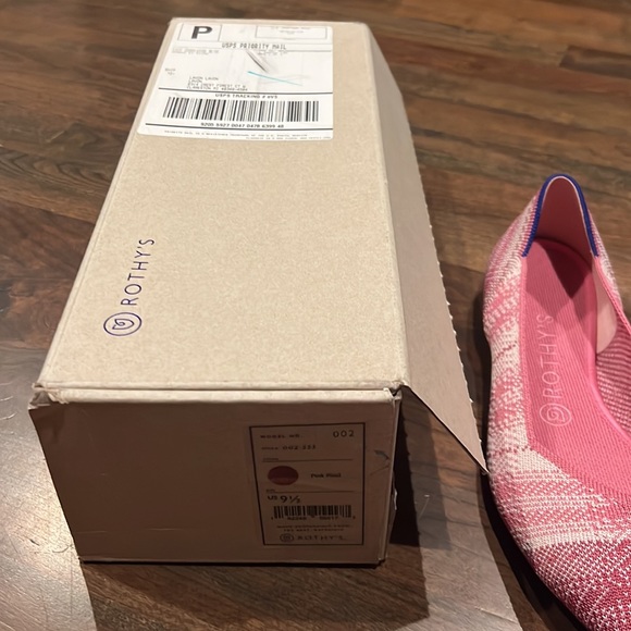 Rothy’s Pink Plaid The Point Flats Limited Edition never worn - Picture 3 of 3